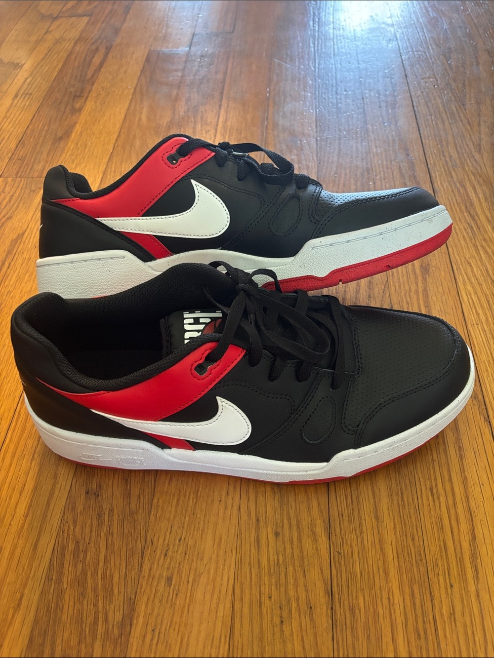 Nike Force Black/Red Low-Top